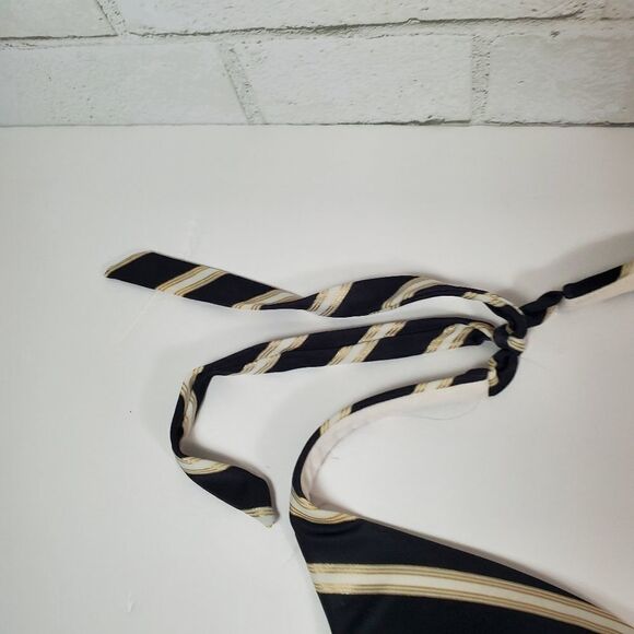 Nwot Victoria's Secret stripe bikini top - Picture 12 of 13